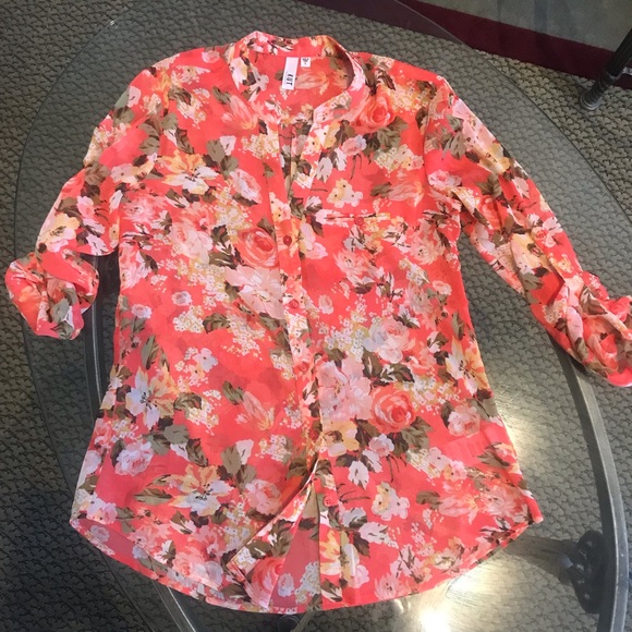 Peach flower blouse - Picture 2 of 6